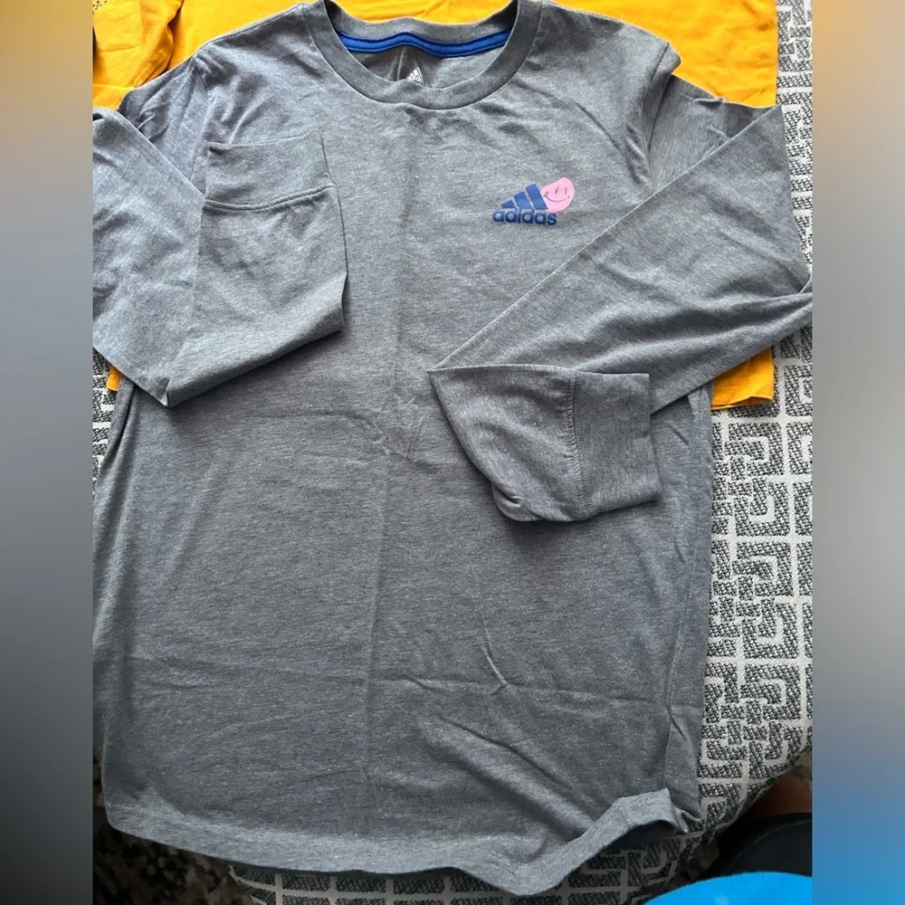 Set of 3 long sleeve youth XL Adidas t-shirts, never before worn - Picture 3 of 5